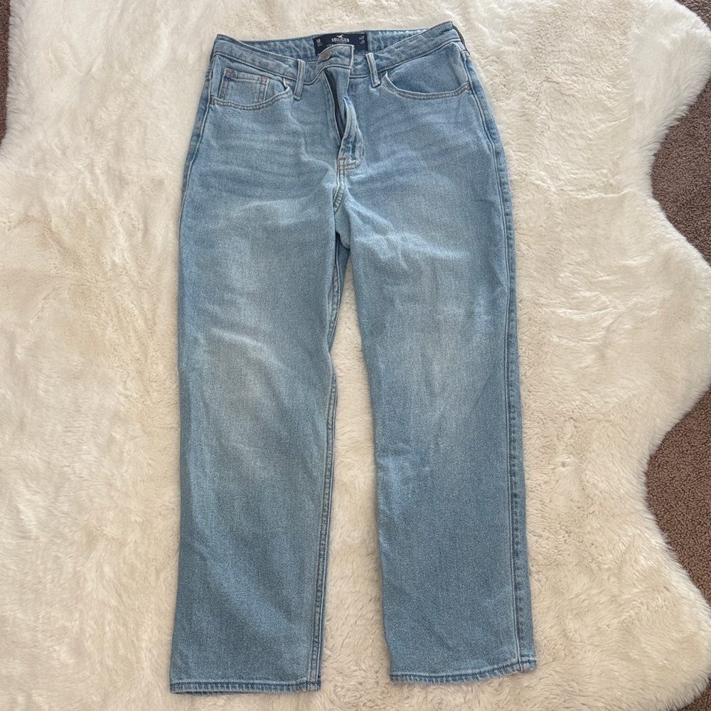 Hollister Ultra High Rise Vintage Straight Jeans